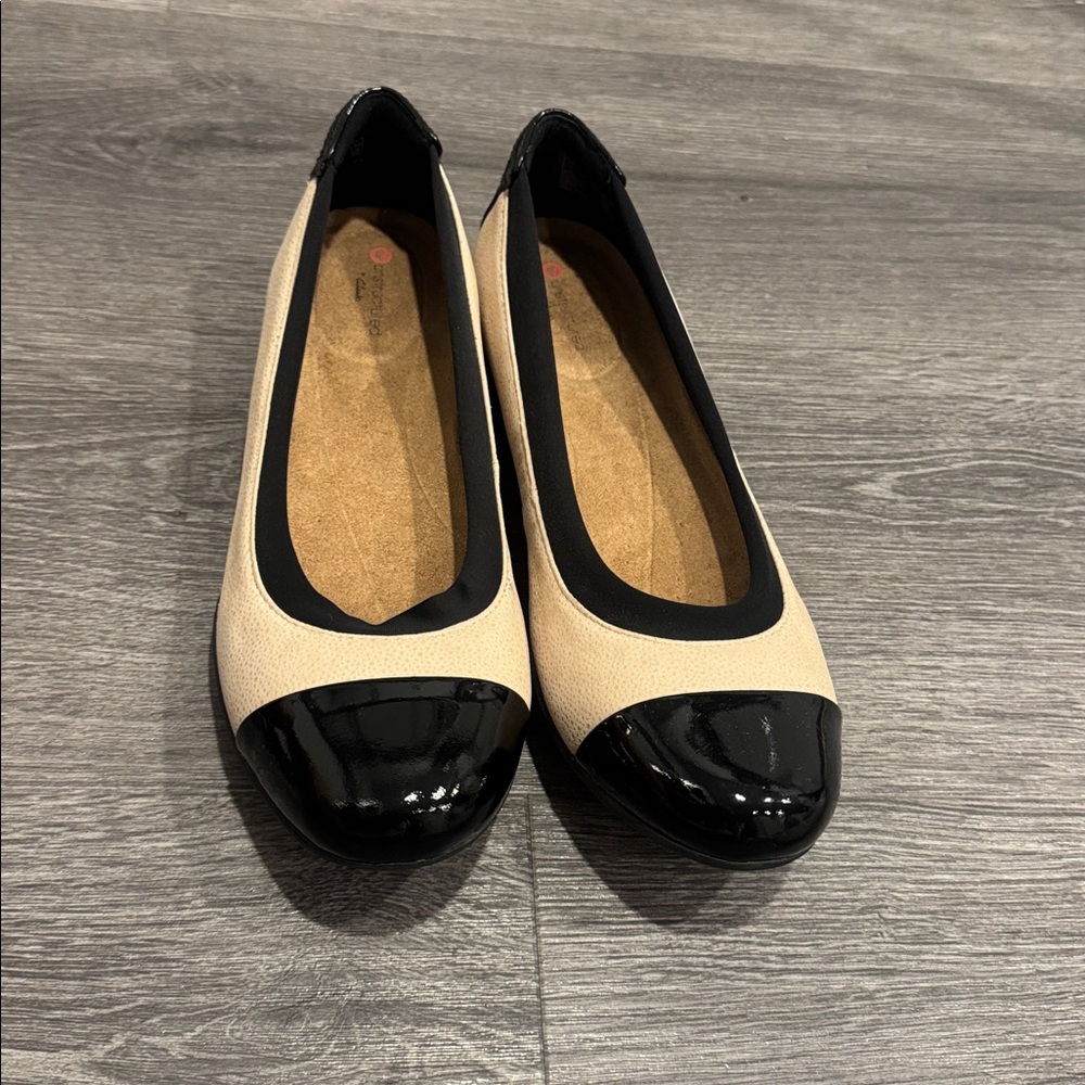 Clarks Black and Cream Cap Toe Flats
